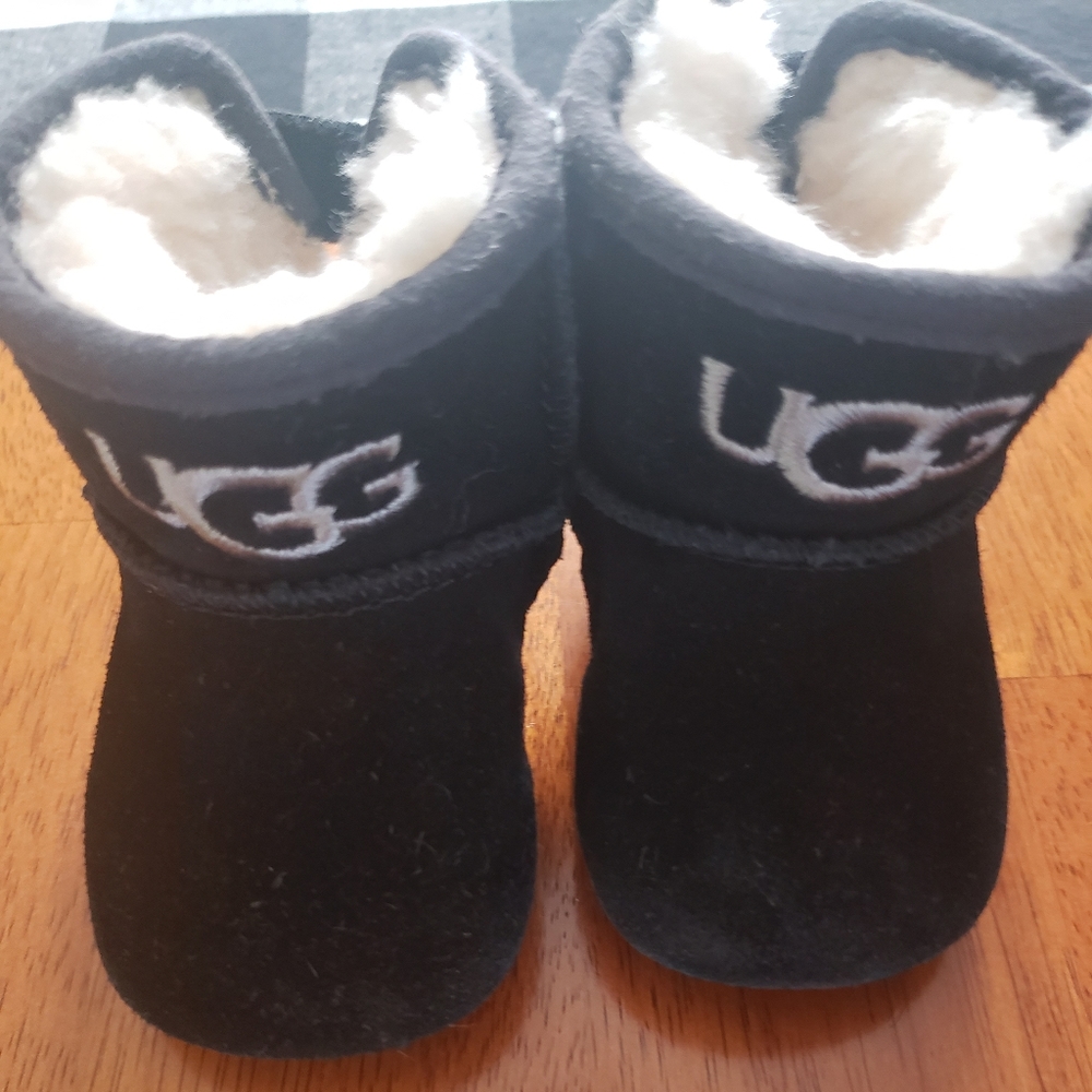 Black Baby Ugg Boots Size 0/1 Like New with Box